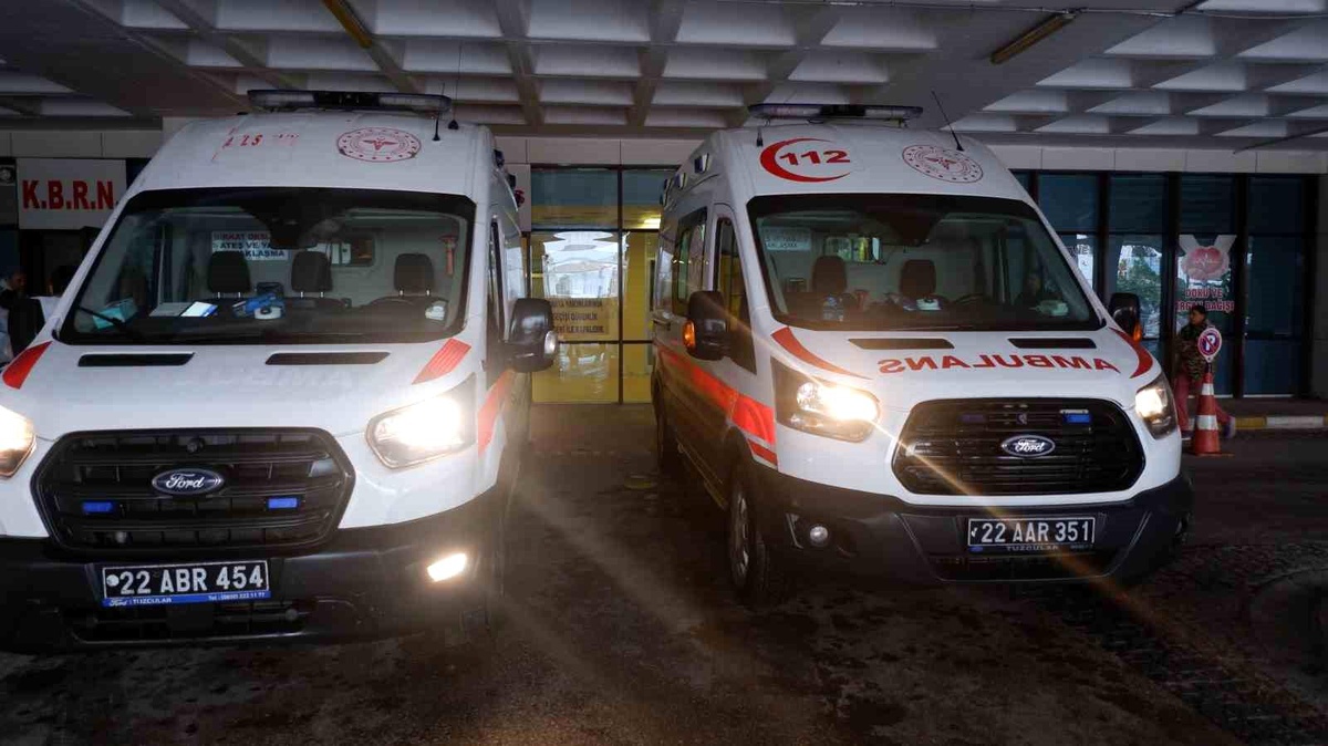 Edirne\'de 6 lise öğrencisi gıda zehirlenmesi şüphesiyle hastaneye kaldırıldı