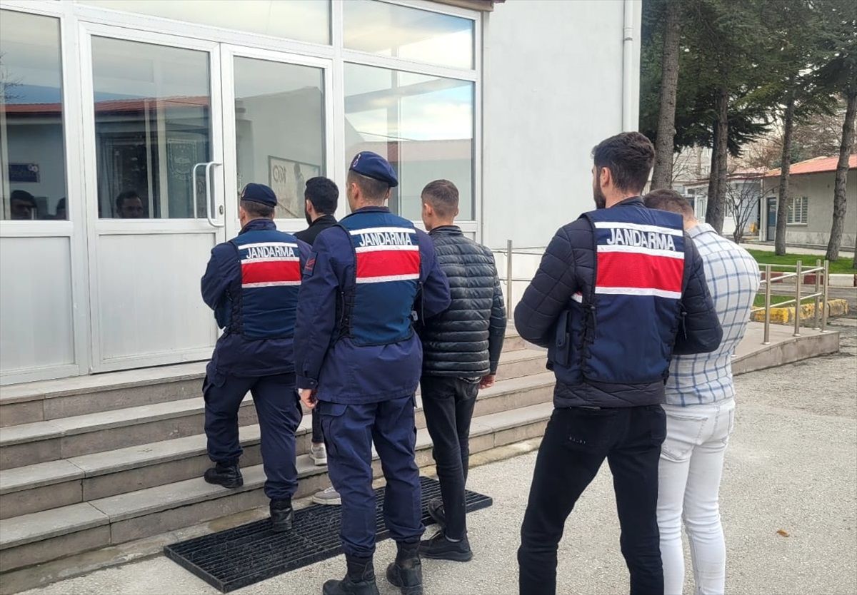 Afyonkarahisar\'da uyuşturucu operasyonu: 6 gözaltı