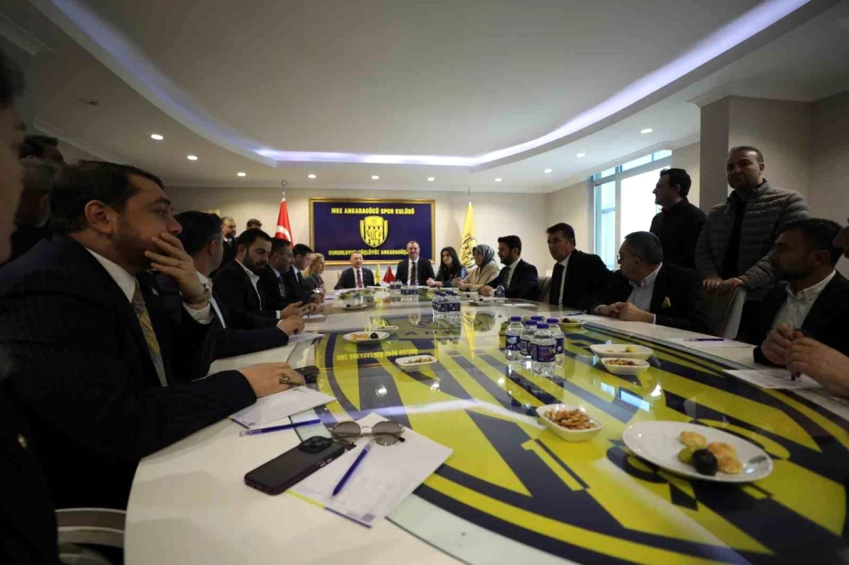 AK Parti milletvekilleri MKE Ankaragücü\'nü ziyaret etti