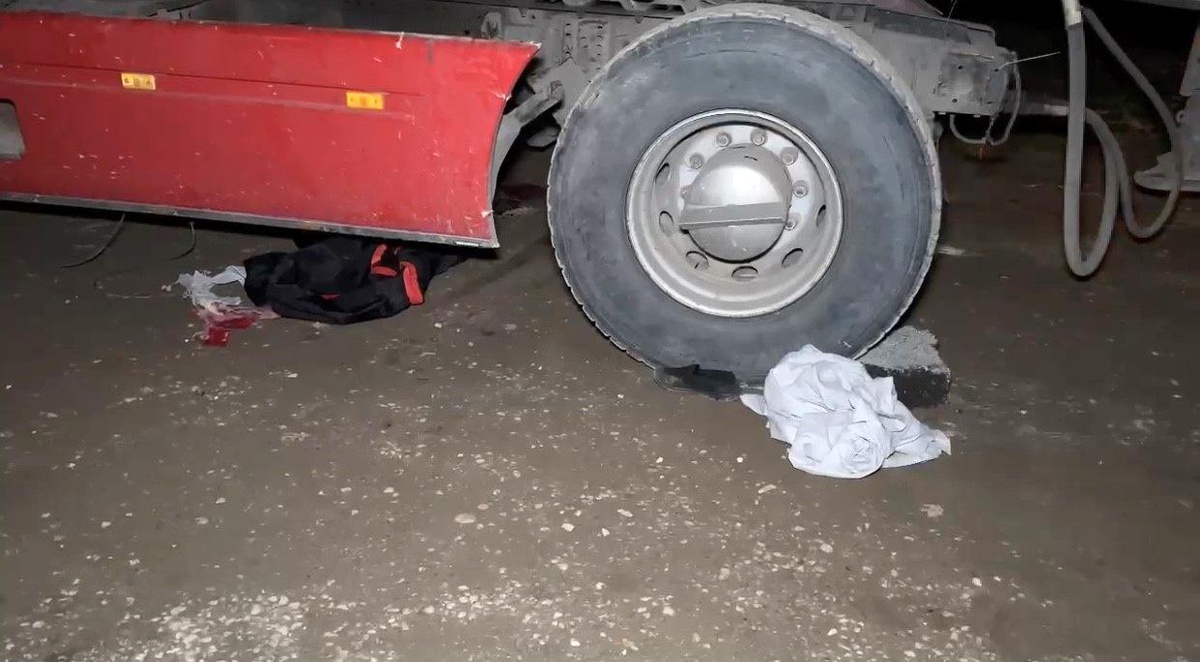 Bursa\'da yaşlı kadın tırın altında kalarak hayatını kaybetti