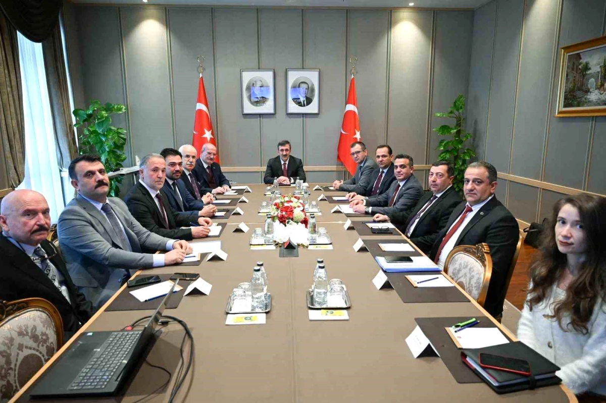 ATO Başkanı Gürsel Baran, Cumhurbaşkanı Yardımcısı Cevdet Yılmaz\'ı ziyaret etti