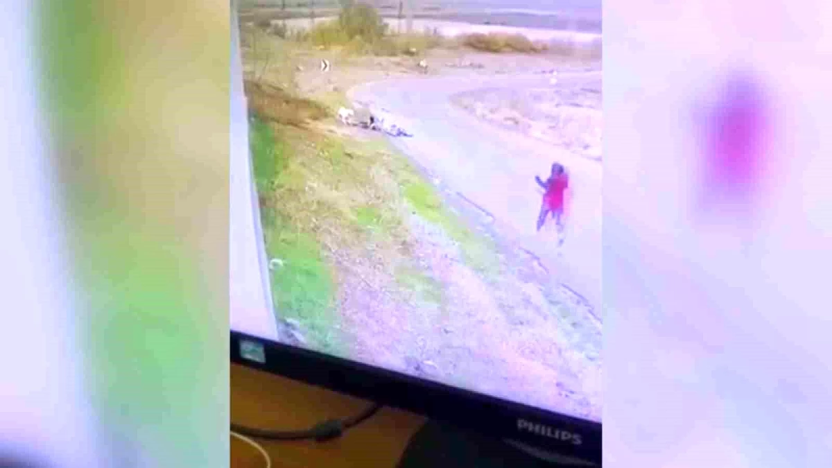 Ankara\'da Bisiklet Süren Çocuğa Köpek Saldırdı