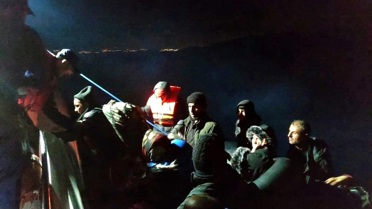 Bodrum açıklarında 35 düzensiz göçmen kurtarıldı, 19 göçmen yakalandı