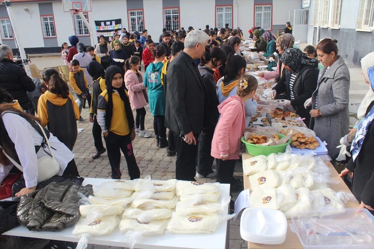 Çandır\'da Filistinliler yararına kermes düzenlendi