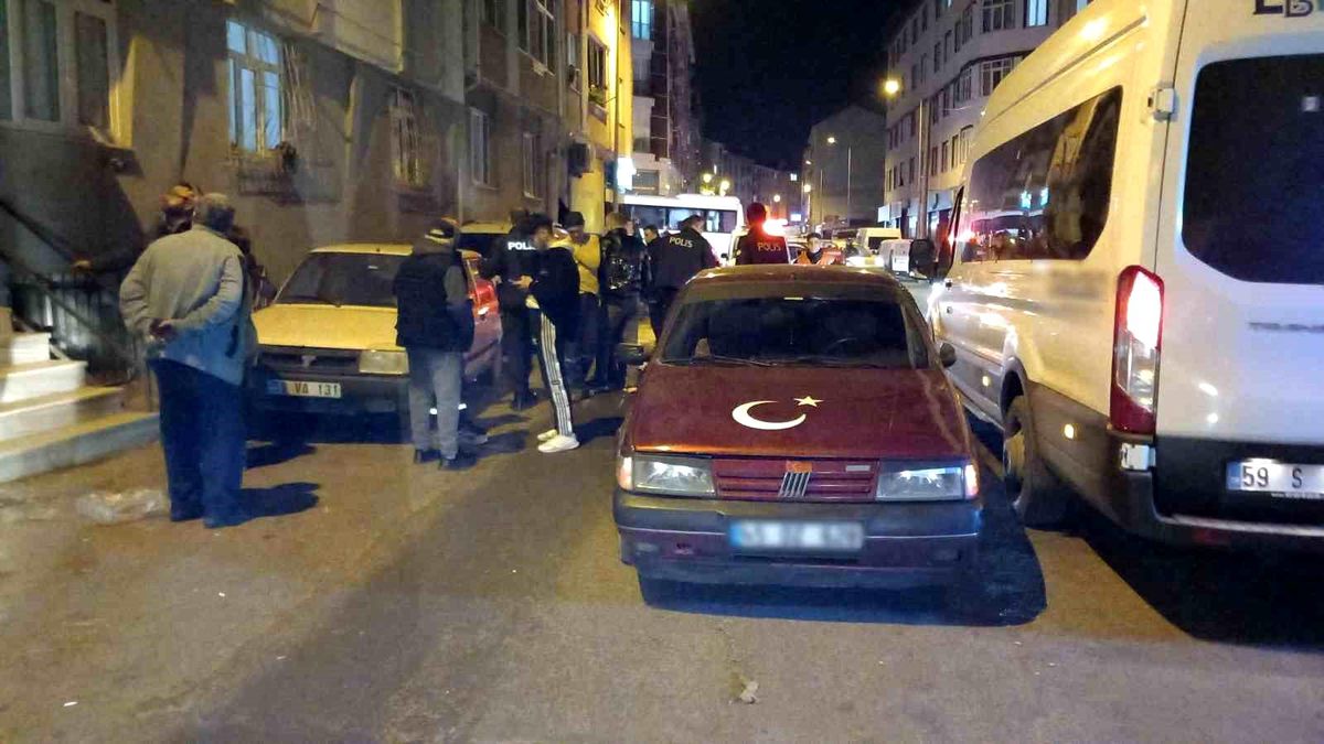 Çorlu\'da Kırmızı Işıkta Bekleyen Sürücüye Saldırı