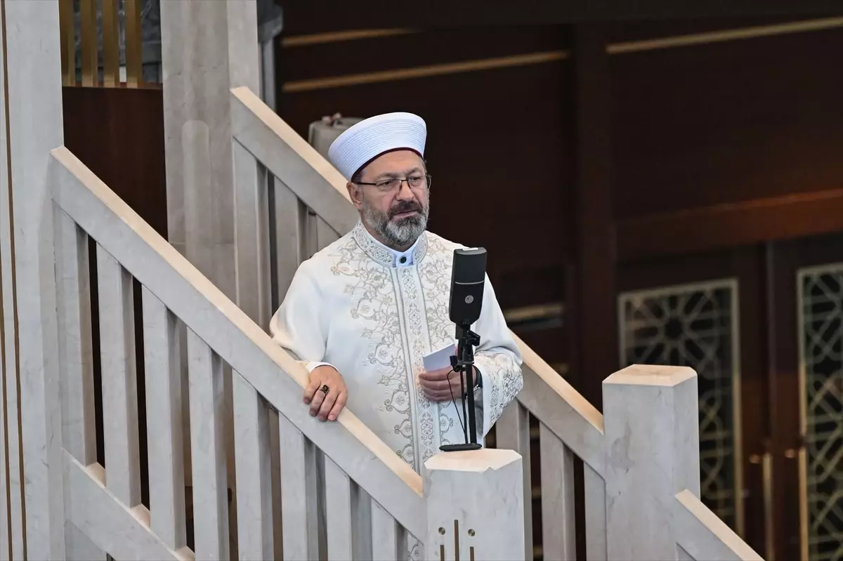 Diyanet İşleri Başkanı Ali Erbaş, Taksim Camii\'nde hutbe irat etti Açıklaması