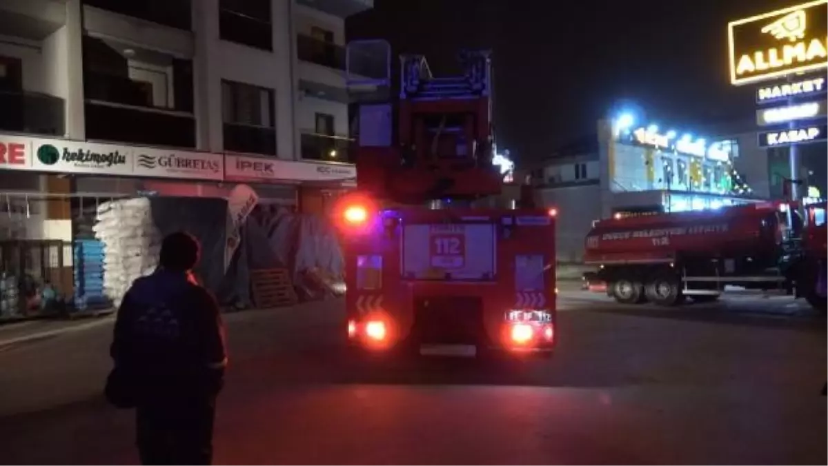 Düzce'de çıkan yangında 13 kişi ve 3 evcil hayvan tahliye edildi