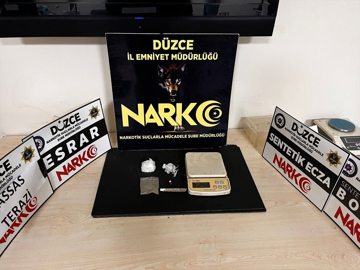 Düzce\'de uyuşturucu operasyonunda 3 tutuklama