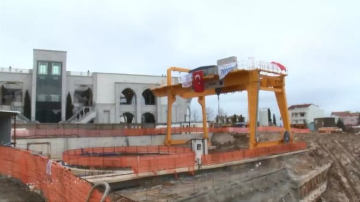 Bakan Uraloğlu, "Altunizade-Ferah Mahallesi-Çamlıca Camii-Bosna Bulvarı Metro Hattı"nda incelemelerde bulundu Açıklaması