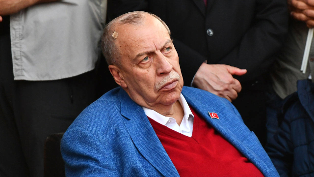 Eski Bakan Yaşar Okuyan'ın vefat ettiği iddialarına ailesinden açıklama: Gerçeği yansıtmıyor