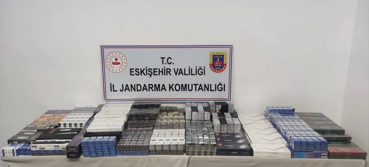 Eskişehir\'de Silah ve Kaçak Sigara Operasyonu