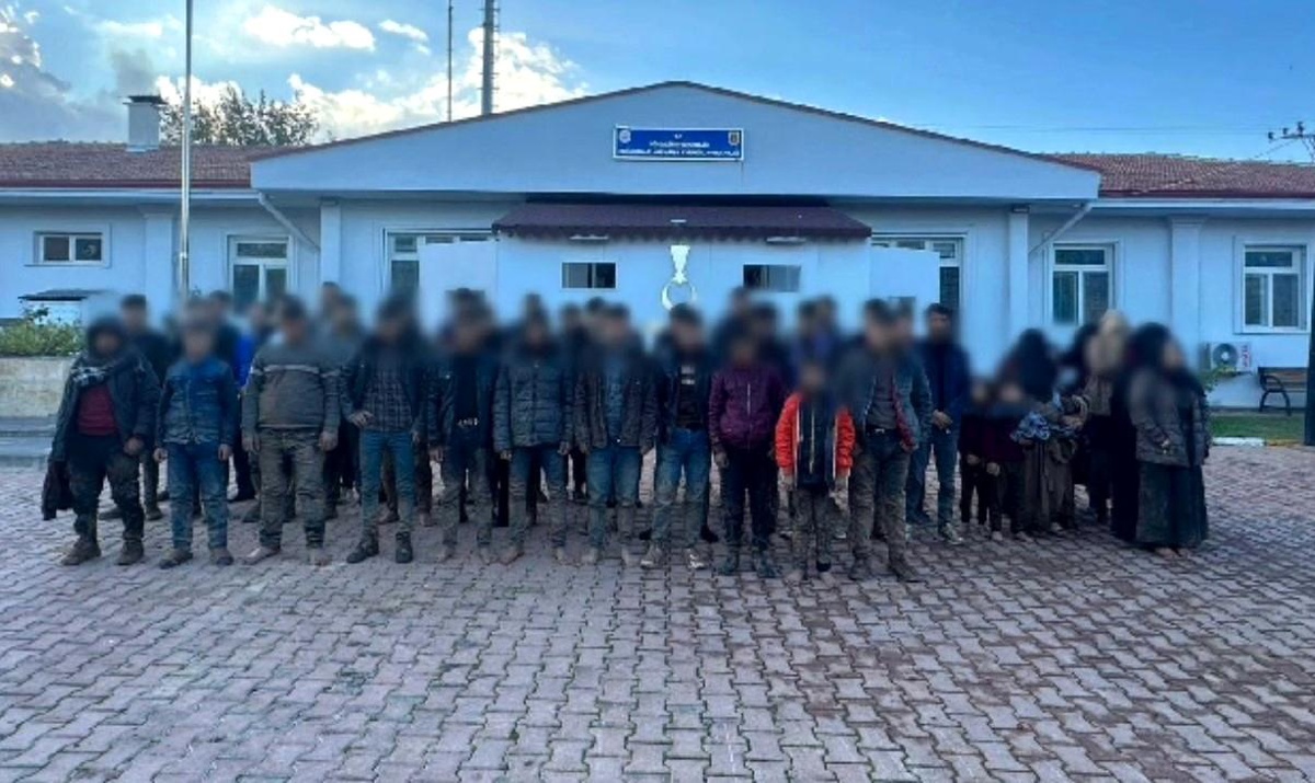 Gaziantep\'te Göçmen Kaçakçılığı Operasyonu: 10 Organizatör Yakalandı