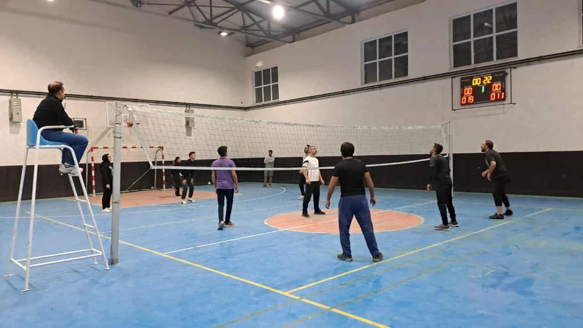 Afyonkarahisar\'da Kaymakamlık Kupası Voleybol Turnuvası Başladı