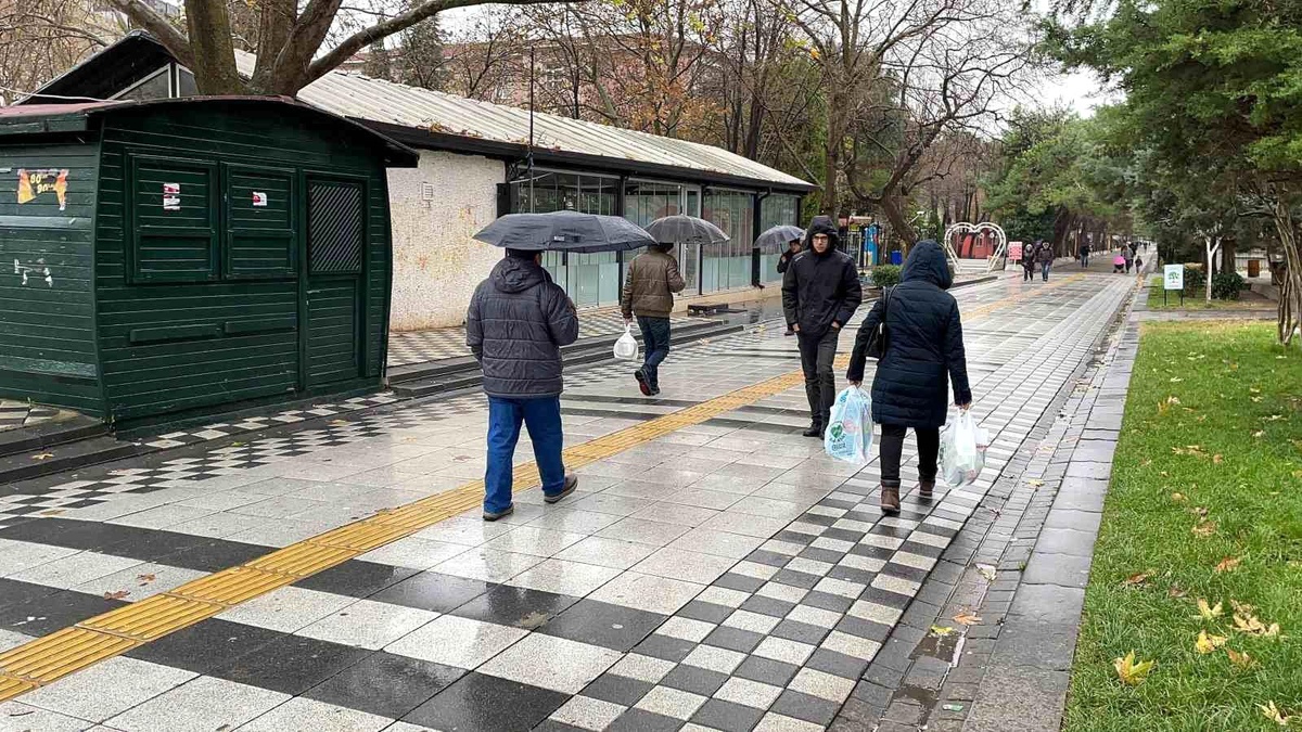 Kırklareli\'nde Sağanak Yağış Etkili