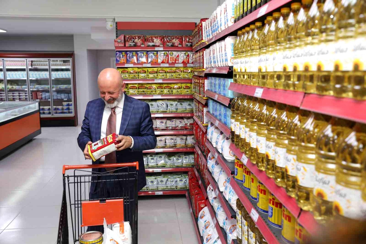 Kocasinan Belediyesi Kışlık Kıyafet Dağıtımına Devam Ediyor