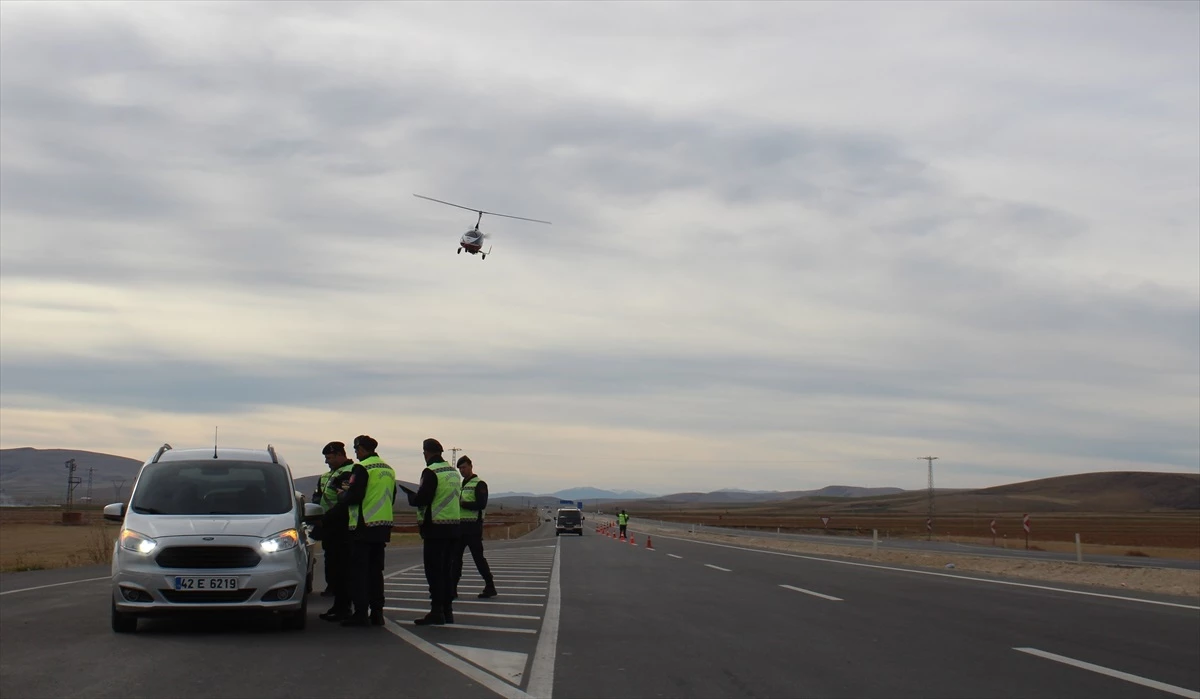 Konya Yunak\'ta cayrokopter destekli trafik denetimi