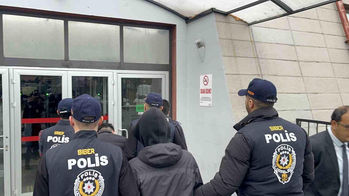 Eskişehir\'de kripto para dolandırıcıları adliyeye sevk edildi