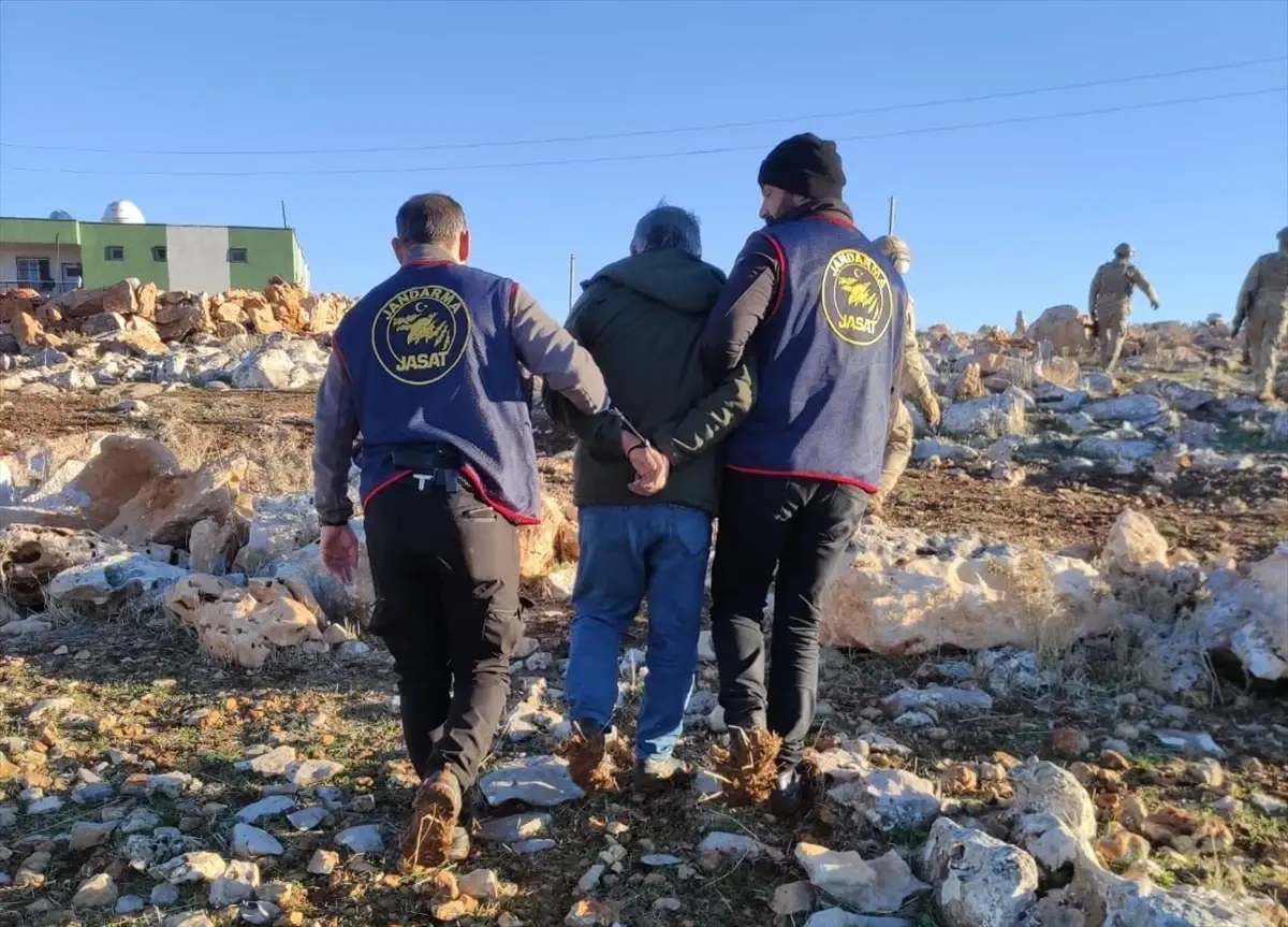 Mardin\'de 3 yıldır aranan cinayet zanlısı tutuklandı