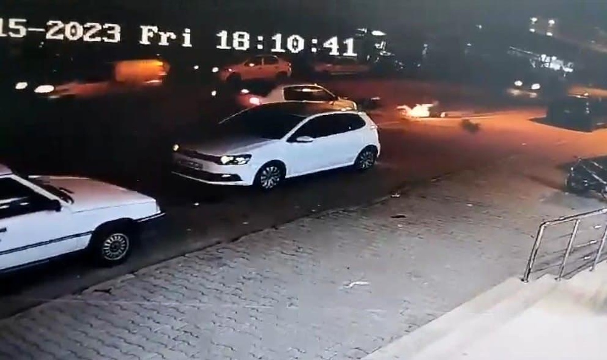 Adana\'da otomobil çarpması: 3 kişi yaralandı