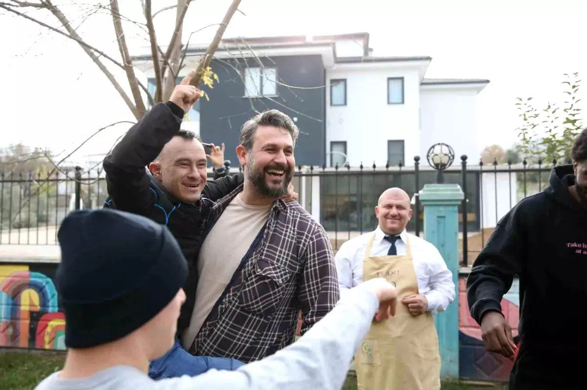 Engelsiz Yaşam Akademisi\'ne Yukatel Merkezefendi Belediyesi Basketbol Takımı Ziyareti