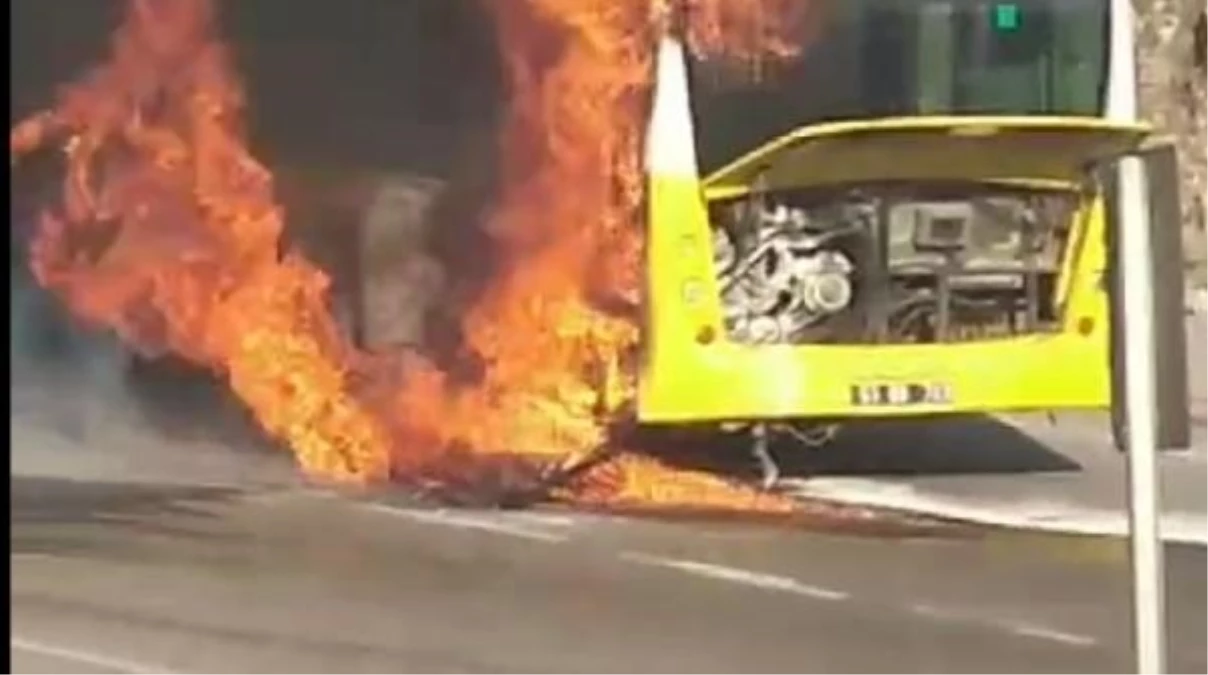 Şanlıurfa\'da seyir halindeki otobüs yandı