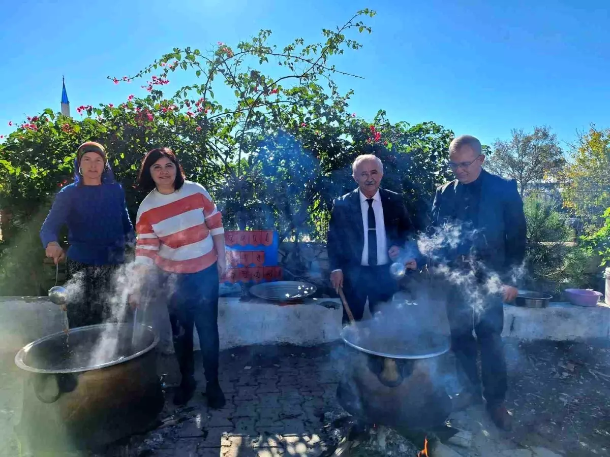 Muğla\'da Tutum, Yatırım ve Türk Malları Haftası kapsamında aşure etkinliği düzenlendi