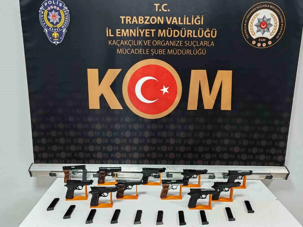Trabzon\'da 11 Ruhsatsız Tabanca Ele Geçirildi