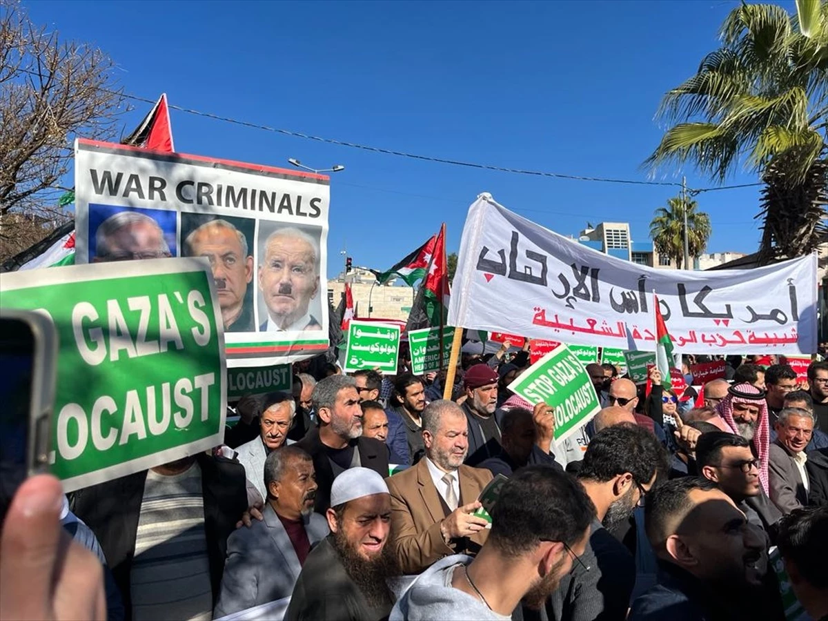 Ürdün\'de Filistinlilere Destek Gösterisi