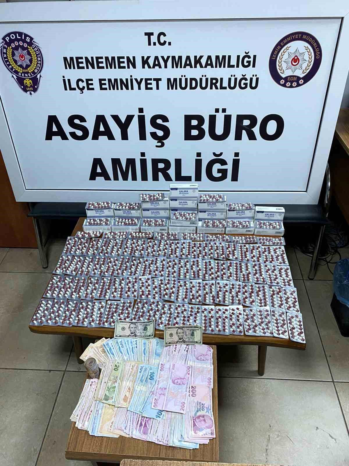 Menemen\'de Uyuşturucu Operasyonu: Bin 460 Hap ve 37 Bin 200 TL Ele Geçirildi