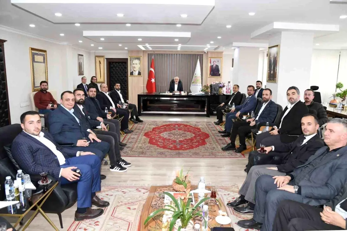 TÜGVA Genel Başkanı Beşinci, Isparta Belediye Başkanı Başdeğirmen'i ziyaret etti