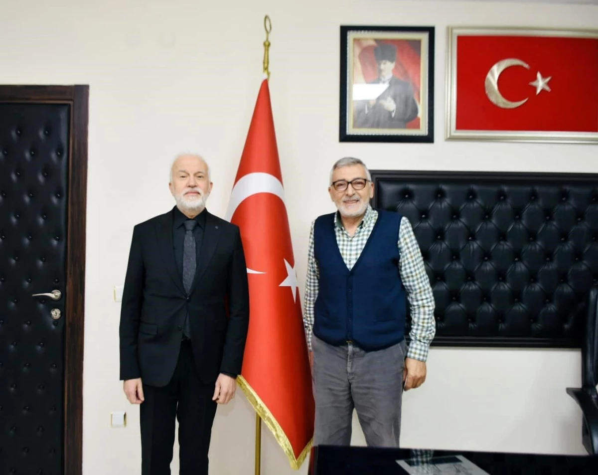 İnönü Belediye Başkanı Kadir Bozkurt, Eskişehir İl Sağlık Müdürü Dr. Yaşar Bildirici\'yi ağırladı
