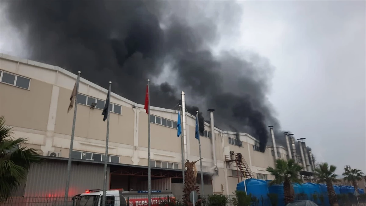 Bursa\'da tekstil fabrikasında yangın çıktı