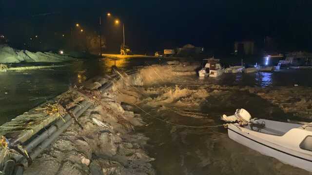 Çanakkale'de Sağanak Yağış Sonucu Sokaklar Sular Altında