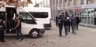 Denizli'de fuhuş operasyonu: 5 kişi gözaltına alındı, 5 kadın kurtarıldı