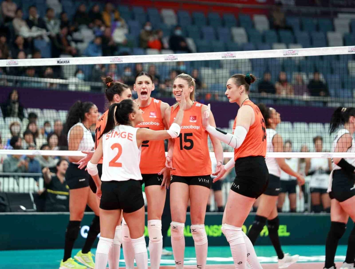 Eczacıbaşı Dynavit, FIVB Dünya Kulüpler Şampiyonası\'nda finale yükseldi