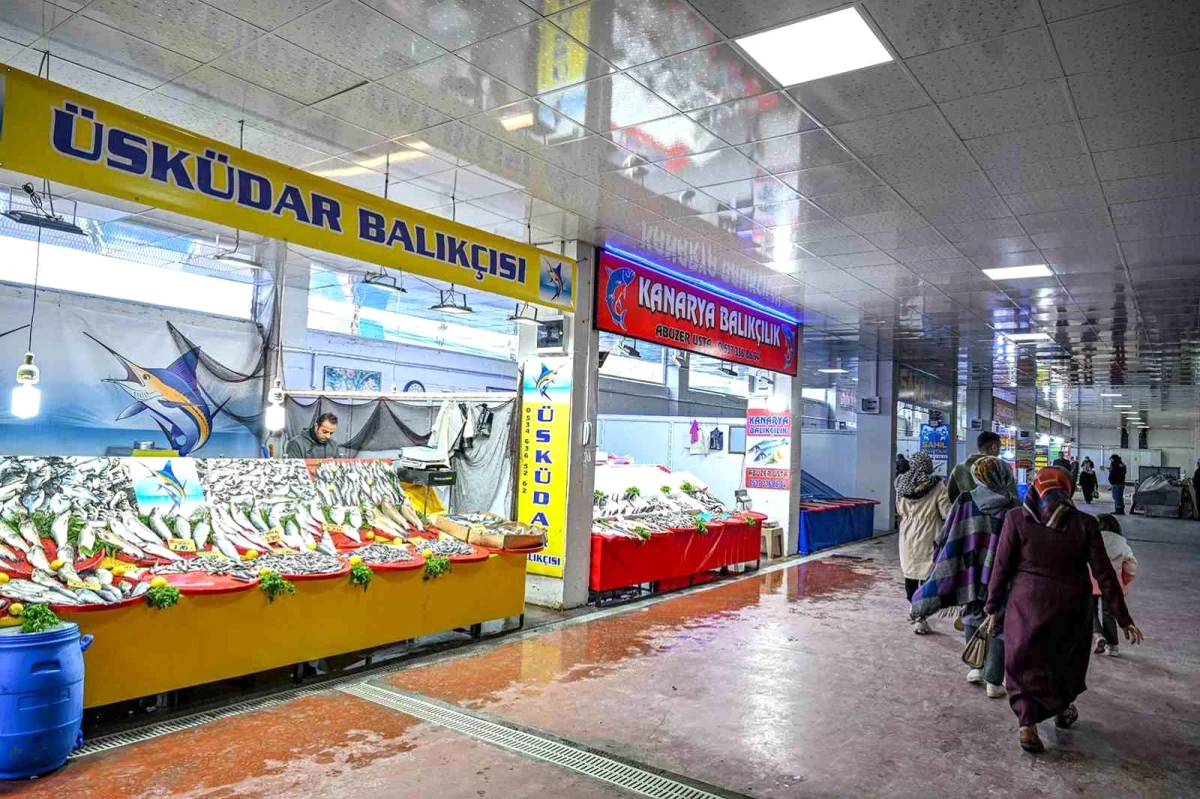 Malatya\'da deprem sonrası esnaflar için yeni dükkanlar açıldı