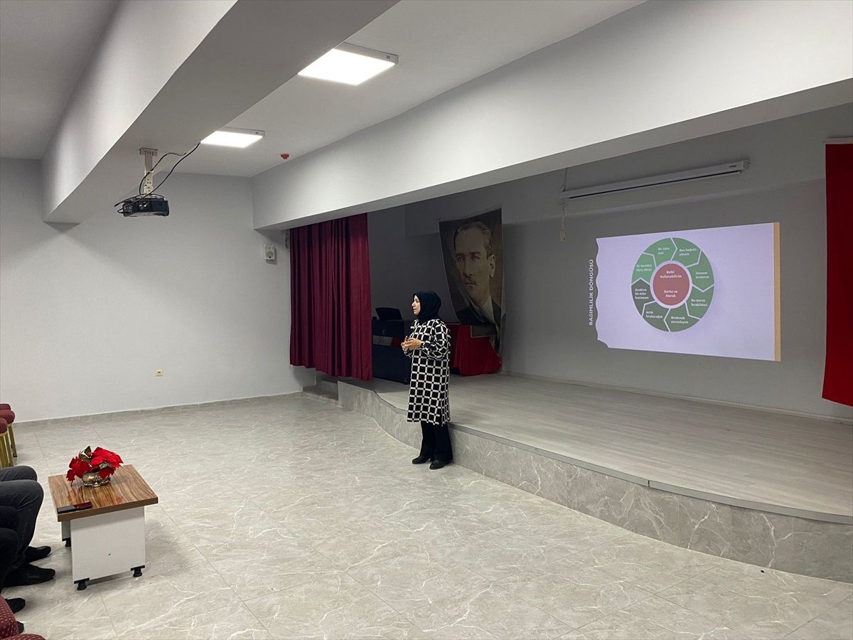 Hasankeyf\'te velilere bağımlılıkla mücadele semineri düzenlendi