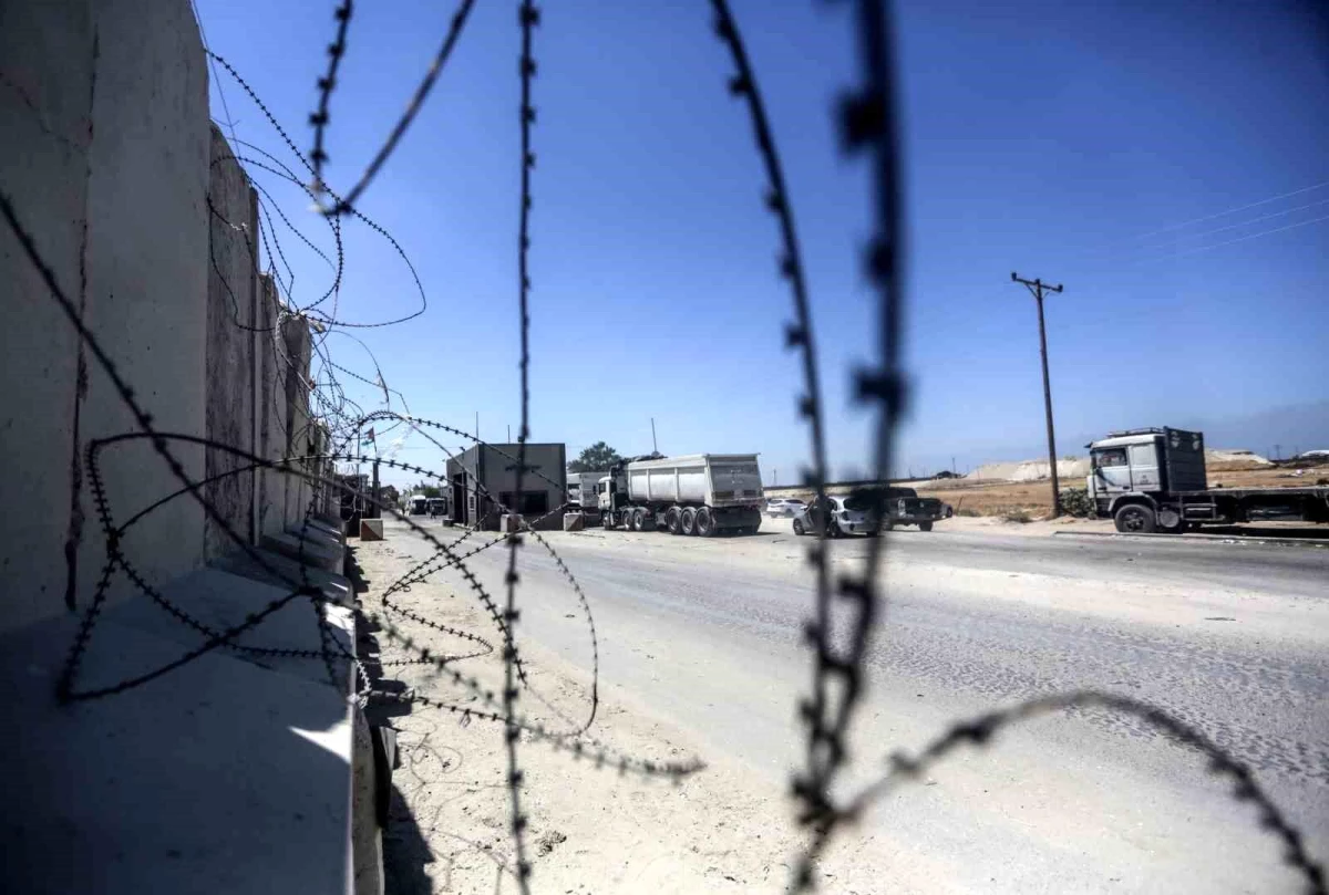 İsrail, Kerem Şalom Sınır Kapısı\'nın insani yardımlar için açılmasına izin verdi