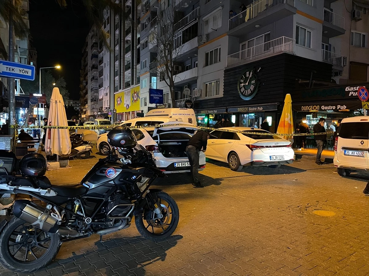 İzmir\'de eğlence mekanı önünde silahlı saldırı: 1 yaralı