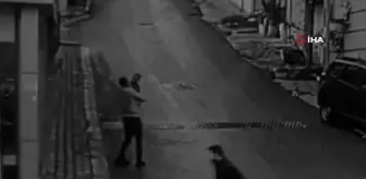 İzmir'de yürekleri ağza getiren görüntü: Bebek arabası yokuş aşağı böyle kaydı