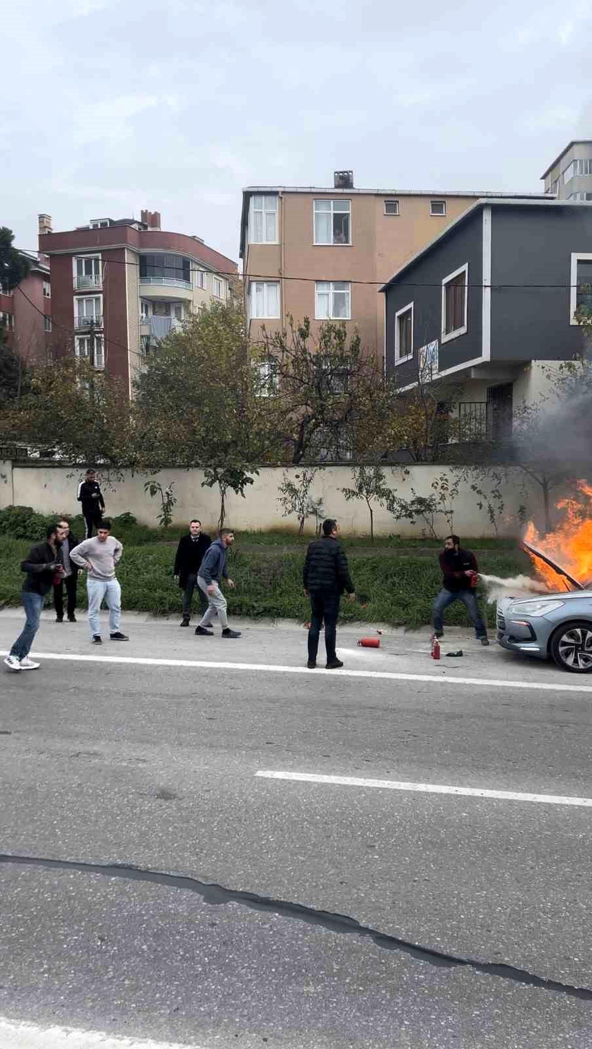 Kartal TEM Bağlantı Yolunda Araç Yangını