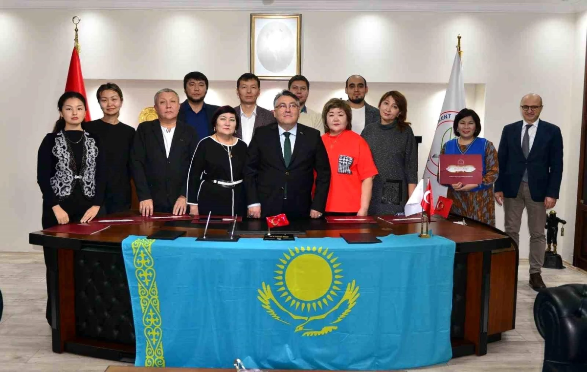 Kazak hekimler ZBEÜ Rektörü\'nü ziyaret etti