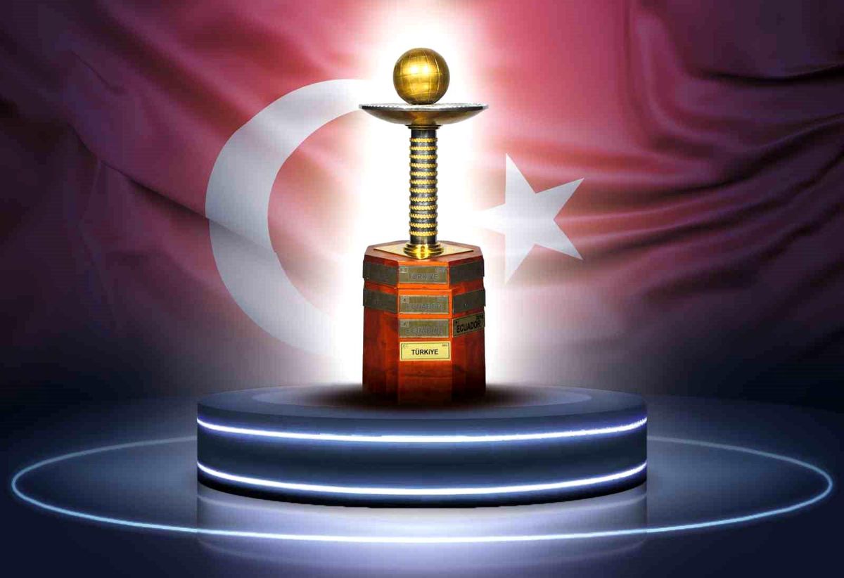 TSK\'ya Askeri Pentatlon Şampiyonası Kupası Teslim Edildi