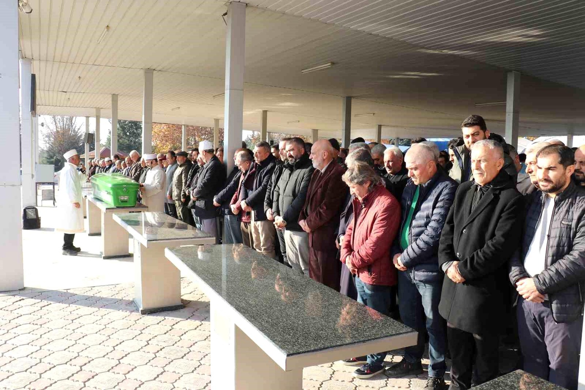 Malatya\'da Gazeteci Celal Yalvaç Hayatını Kaybetti