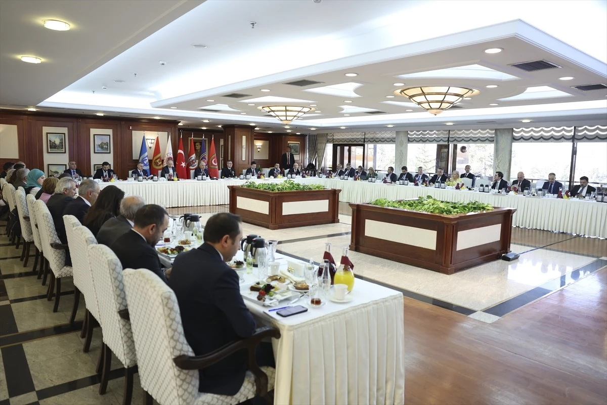 Milli Savunma Bakanı Güler, 2023 Yıl Sonu Değerlendirme Toplantısı düzenledi: (2)