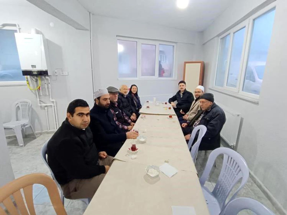 Pazaryeri İlçesinde Cami Çıkışında Cemaate Sabah Çorbası İkram Edildi