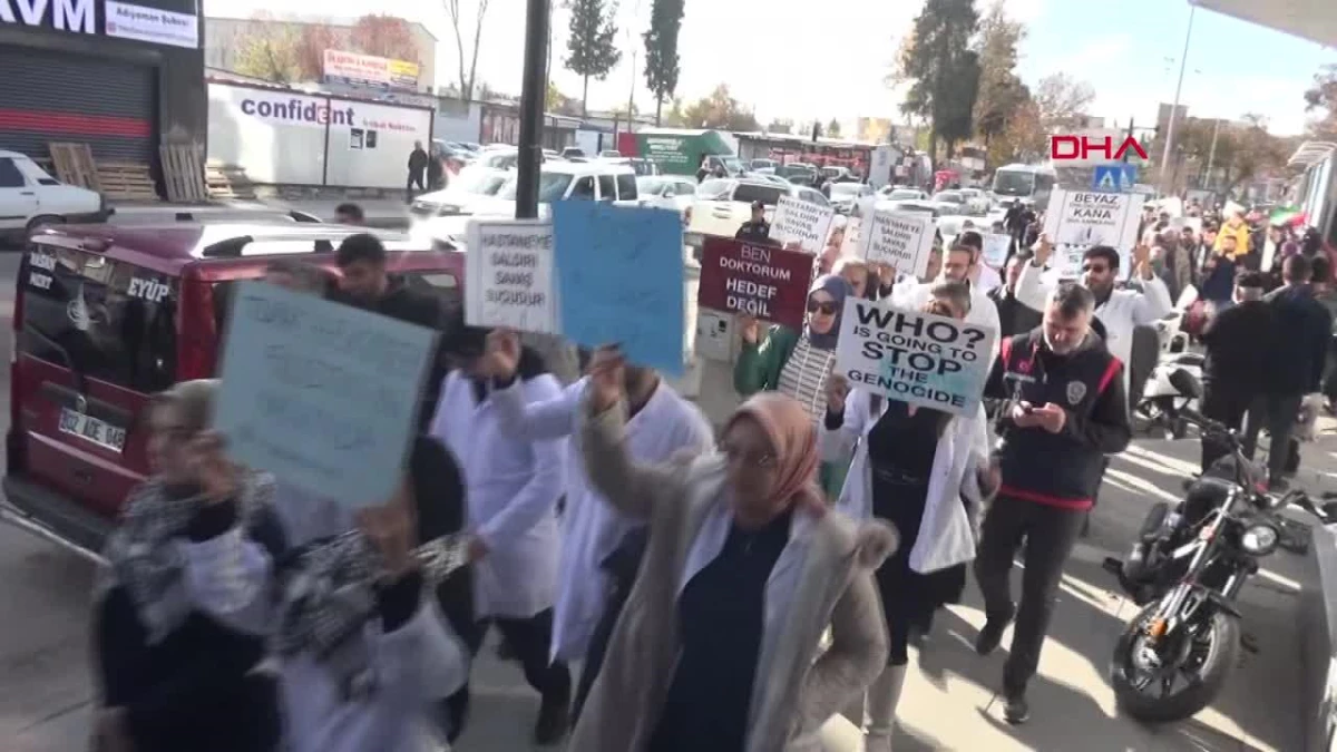 Sakarya ve Zonguldak\'ta hekimler ve sağlık çalışanları Gazze için "sessiz yürüyüş" yaptı
