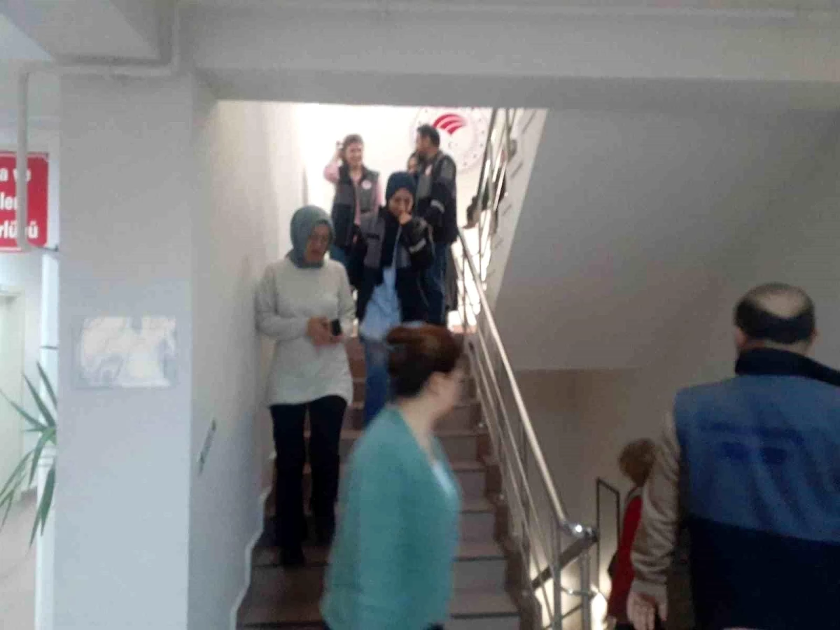 Sinop\'ta Acil Durumlarda Bina Tahliye Tatbikatı Gerçekleştirildi