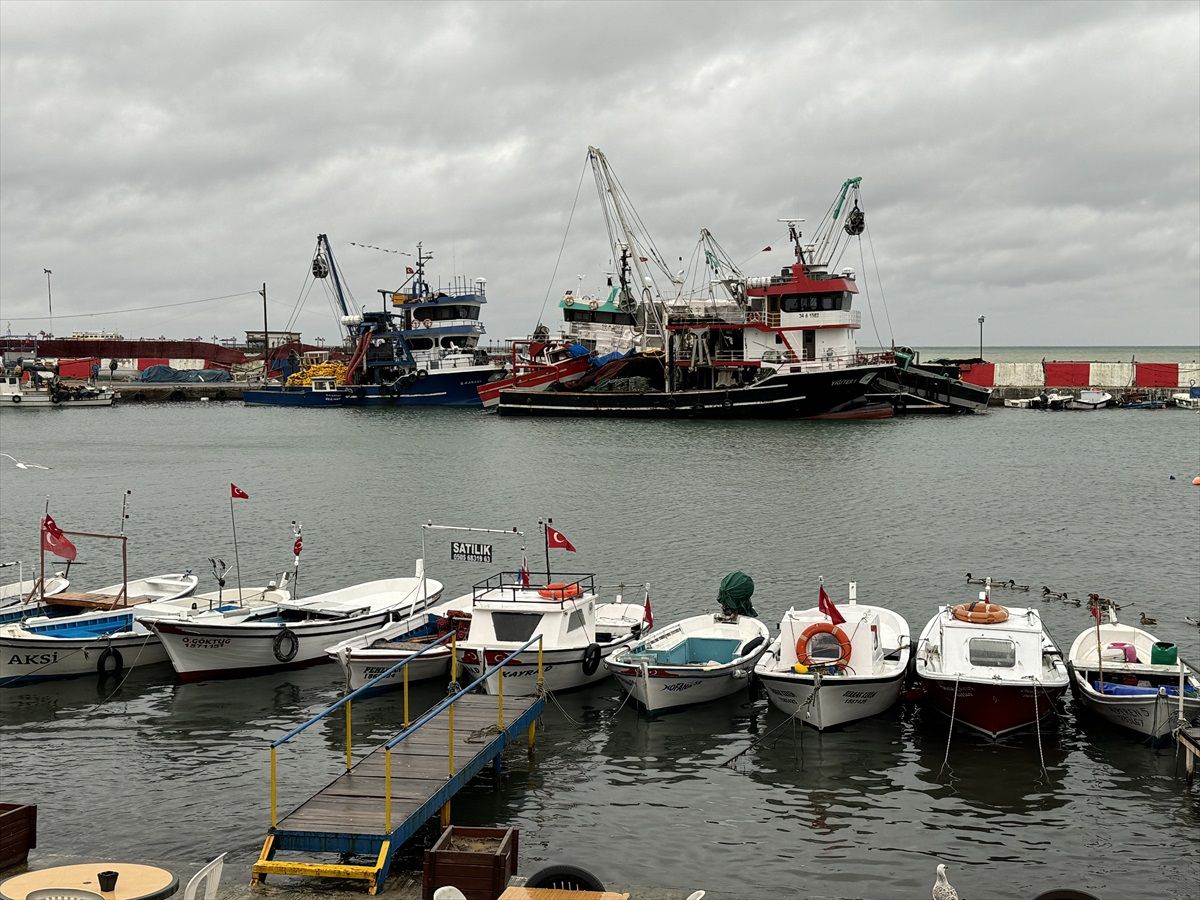 Tekirdağ\'da Poyraz Deniz Ulaşımını Olumsuz Etkiliyor