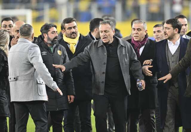 TFF Başkanı Büyükekşi ile görüşen hakemler maça çıkma kararı aldı